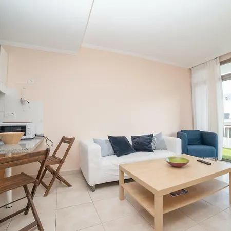 Lightbooking- Beaching Las Palmas / Gran Canaria