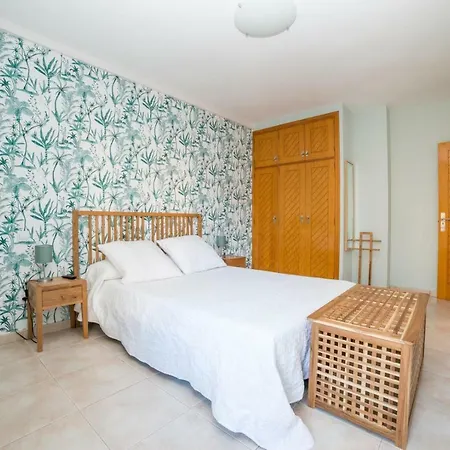 Lightbooking- Beaching Las Palmas